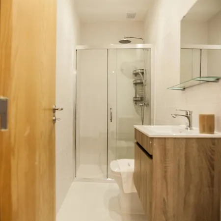 Flh Estefania Elegant Urban Retreat Апартаменты *
